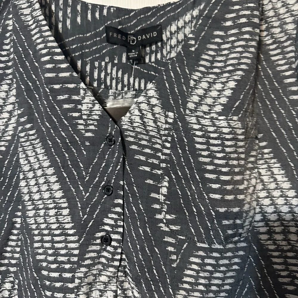 NWT Fred David Chevron Pattern Button Down Top - Picture 4 of 16
